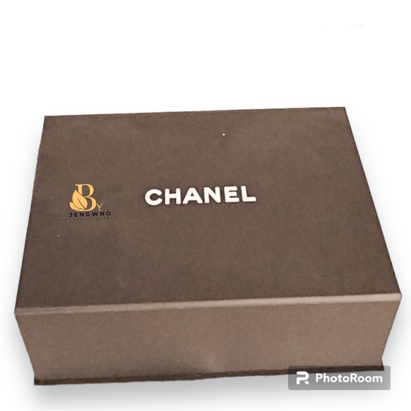 Chanel Medium Single Flap Bag in Caramel 23P Spring Collection 2023 - Picture 2 of 12